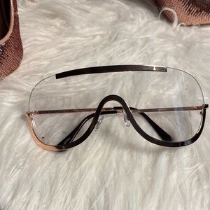 Stylish Rose Gold Women's Sunglasses